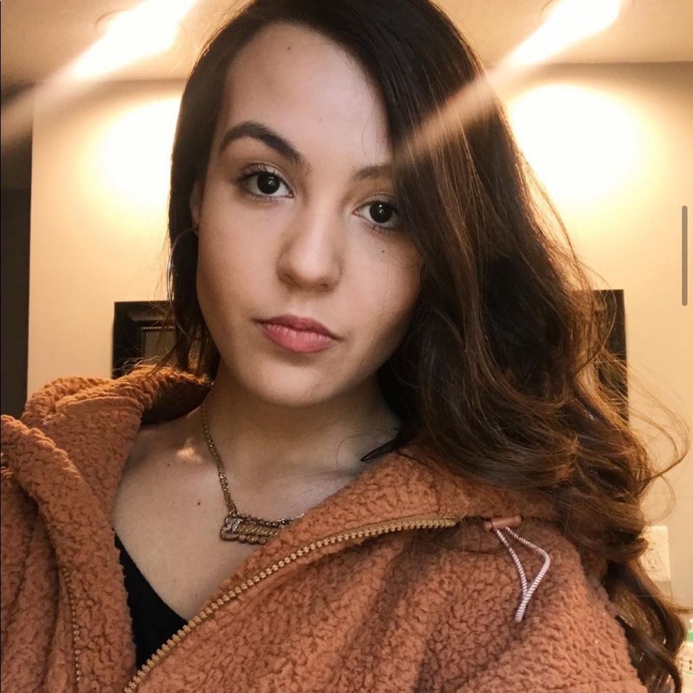 Meet your Posher, Ariana